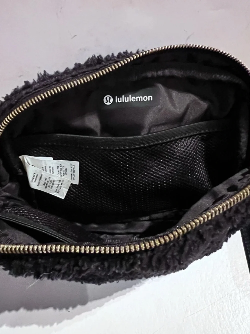 Lululemon Everywhere Belt Bag Large Fleece Black w/Gold Hardware Sherpa 2L 8”x6”